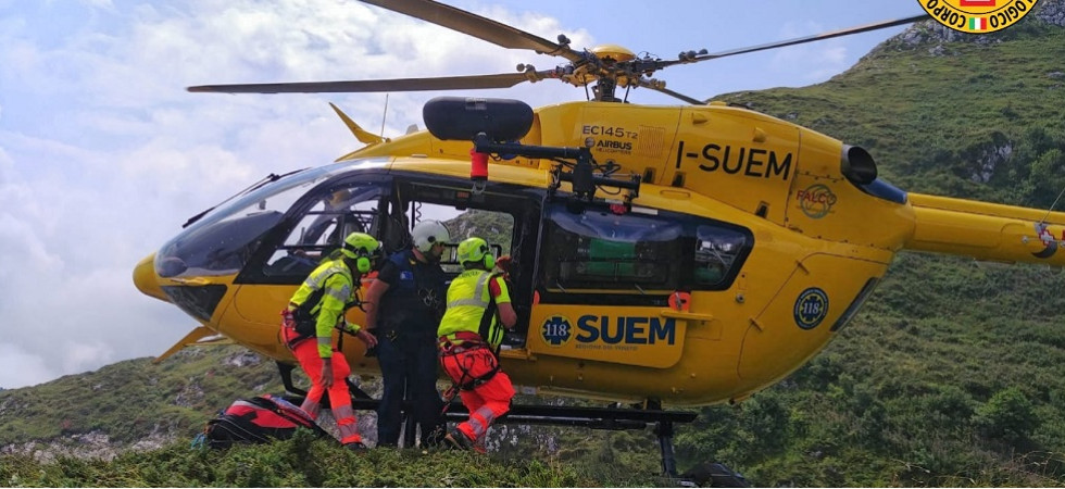 Sbagliano sentiero, cercano di fare la ferrata senza attrezzatura e si bloccano nel punto più impegnativo